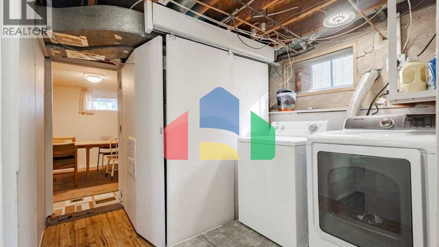 Residential - Single Family Home - Calgary, Canada - Canada