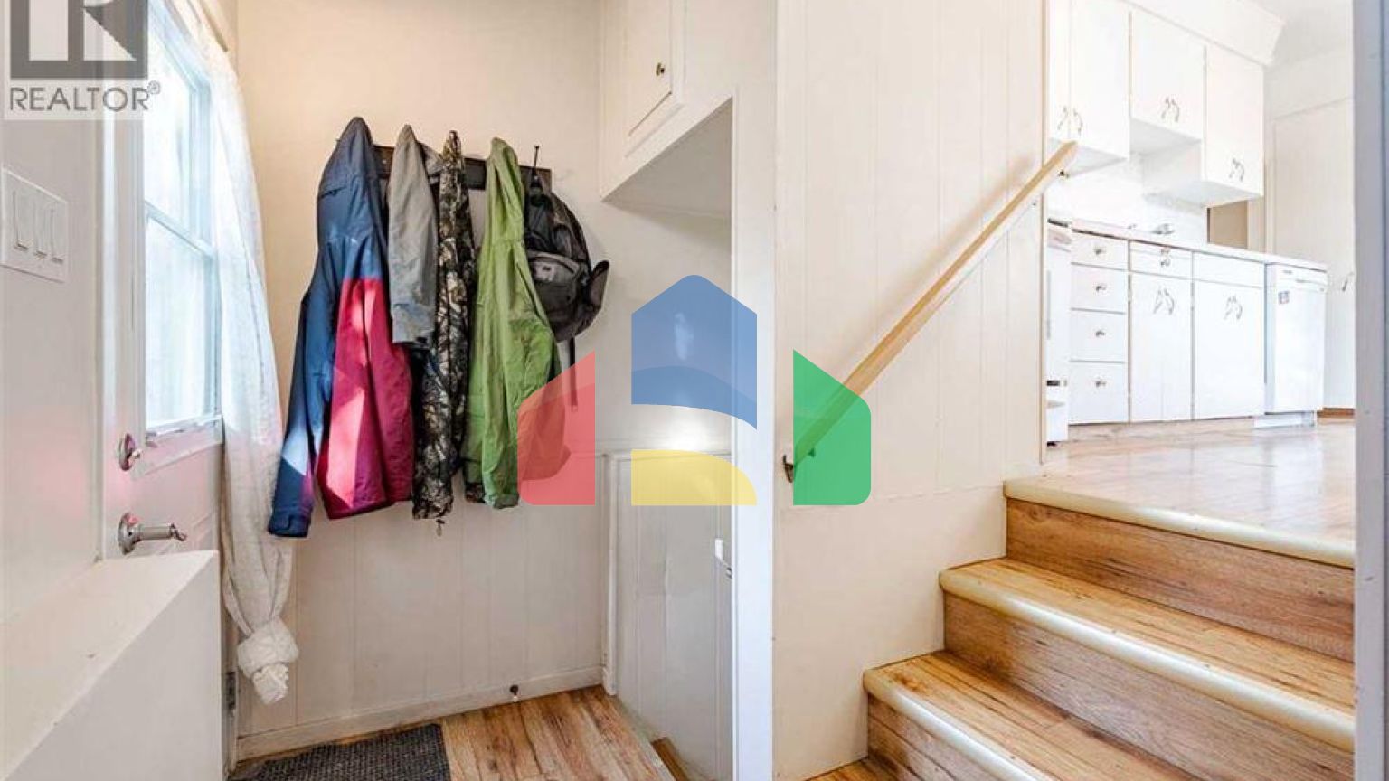 Residential - Single Family Home - Calgary, Canada - Canada