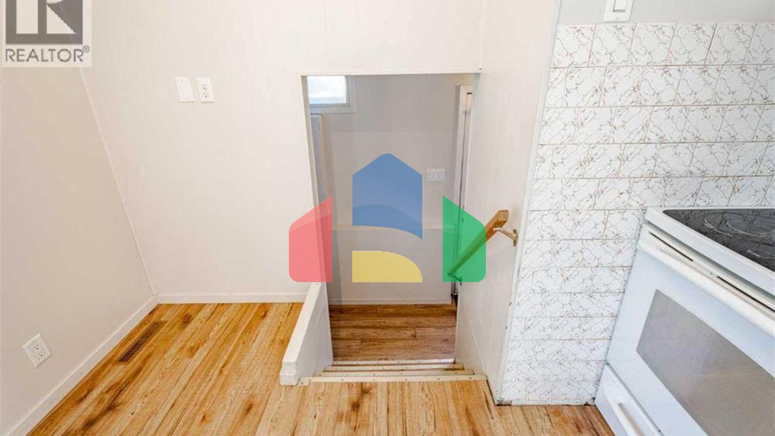 Residential - Single Family Home - Calgary, Canada - Canada