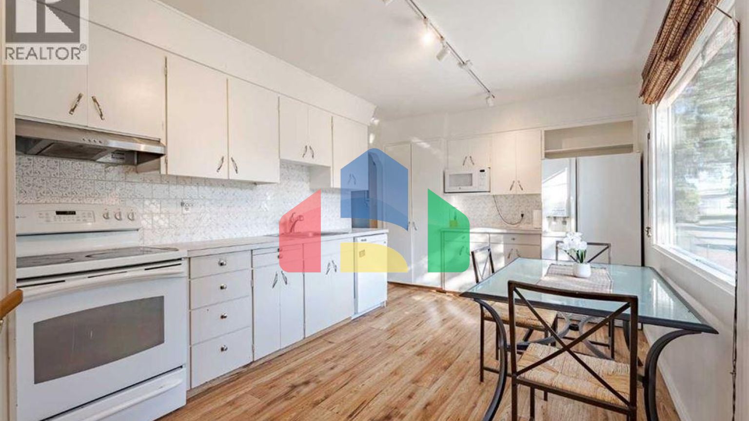 Residential - Single Family Home - Calgary, Canada - Canada