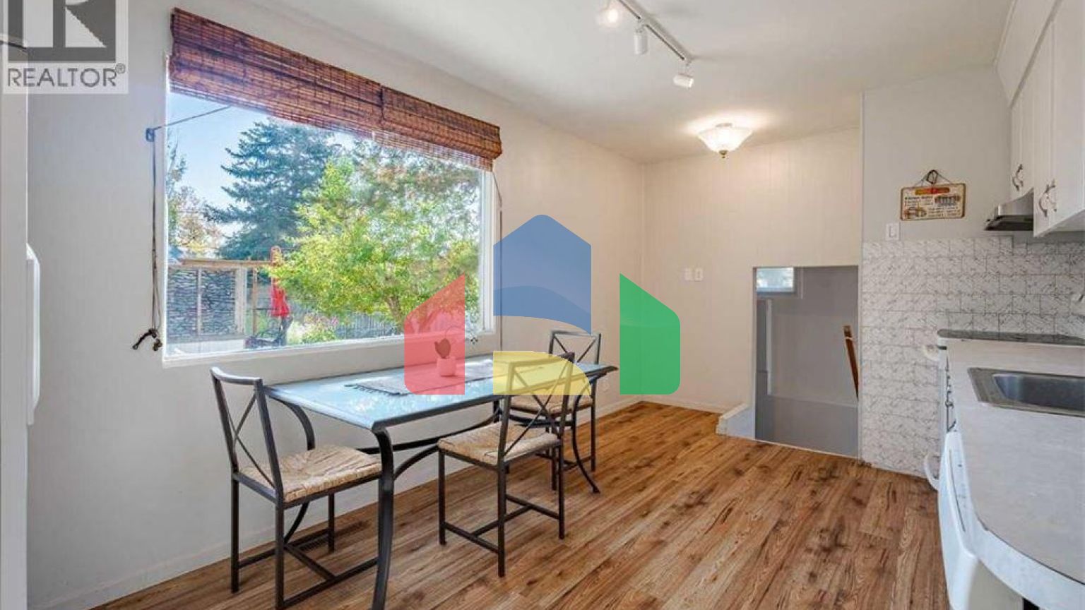 Residential - Single Family Home - Calgary, Canada - Canada