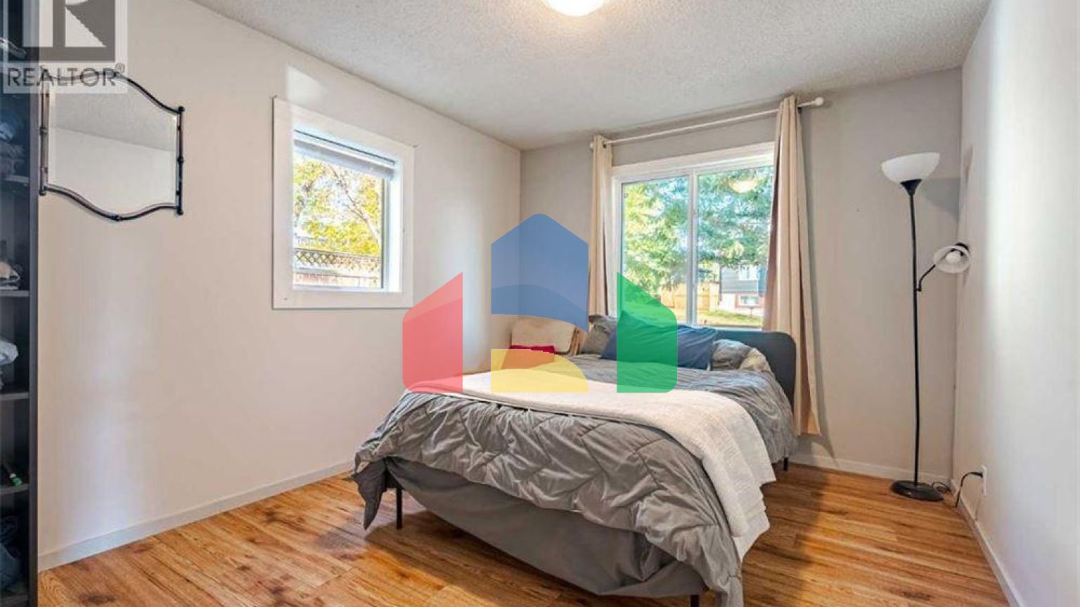 Residential - Single Family Home - Calgary, Canada - Canada