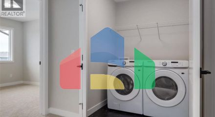 Residential - Single Family Home - Calgary, Canada - Canada