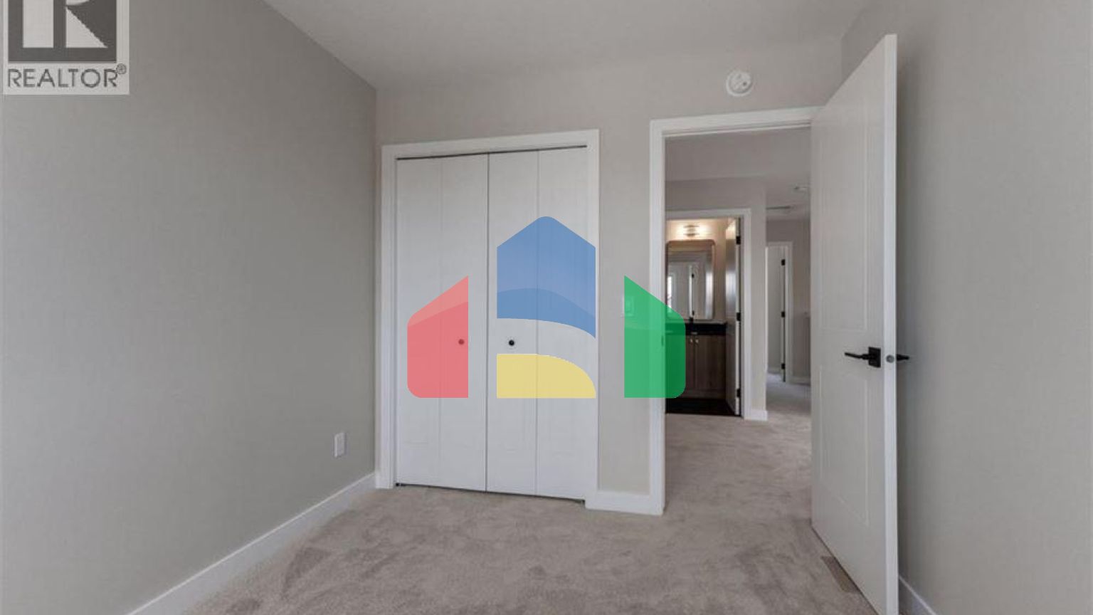 Residential - Single Family Home - Calgary, Canada - Canada