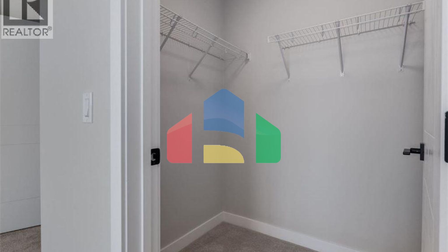 Residential - Single Family Home - Calgary, Canada - Canada