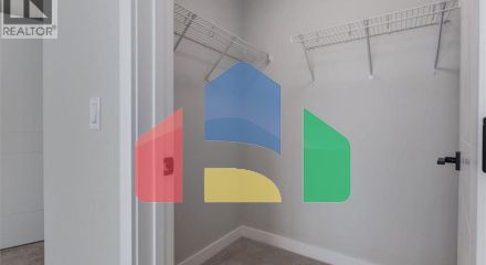 Residential - Single Family Home - Calgary, Canada - Canada