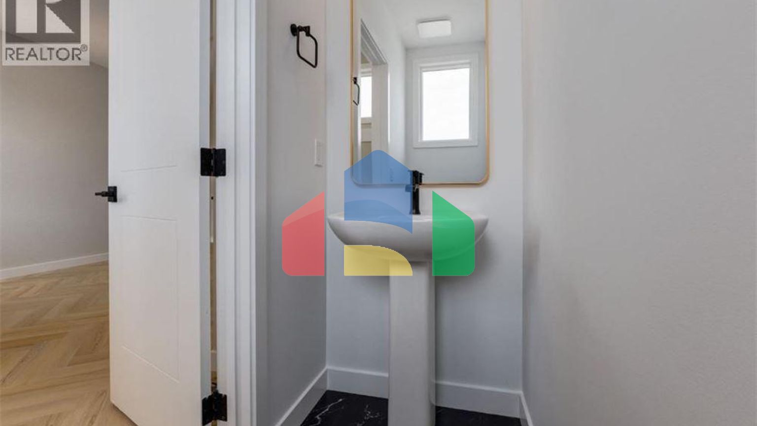 Residential - Single Family Home - Calgary, Canada - Canada