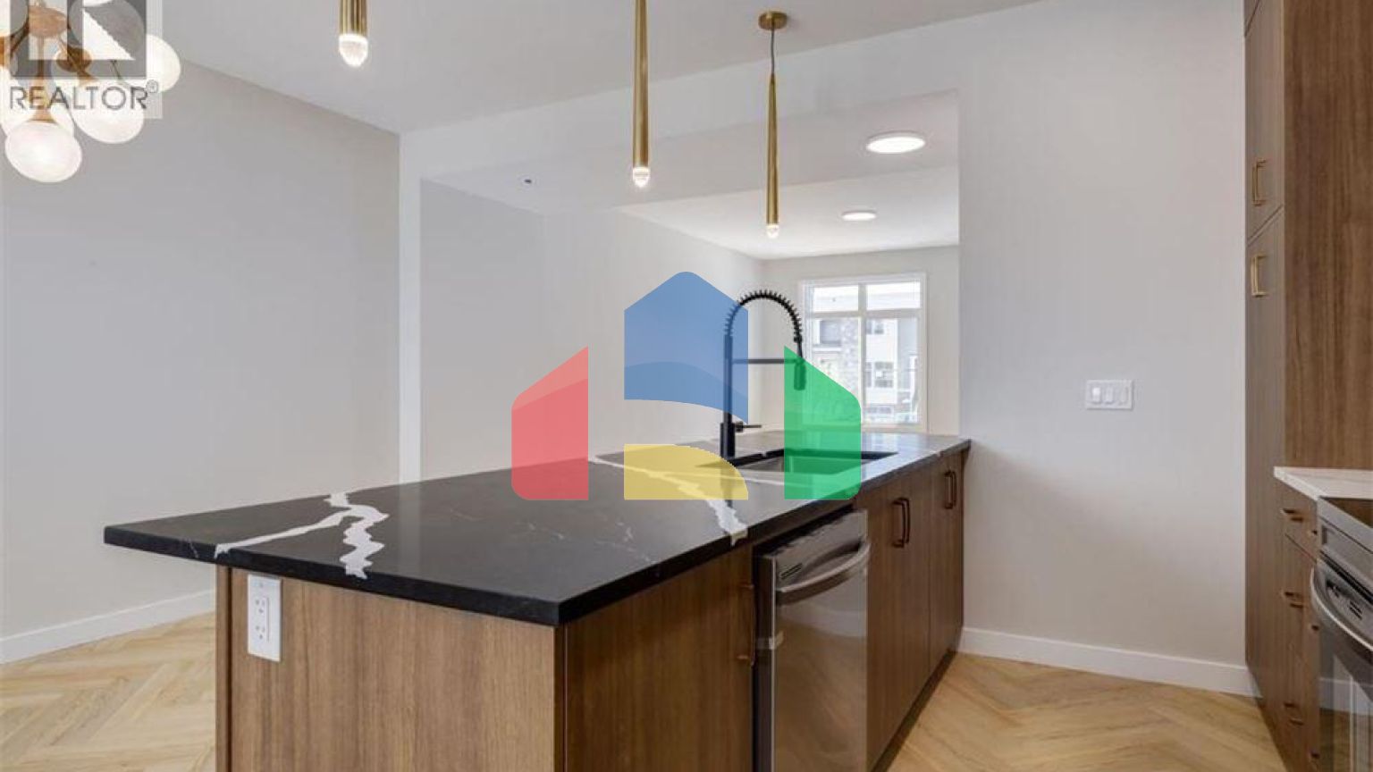 Residential - Single Family Home - Calgary, Canada - Canada