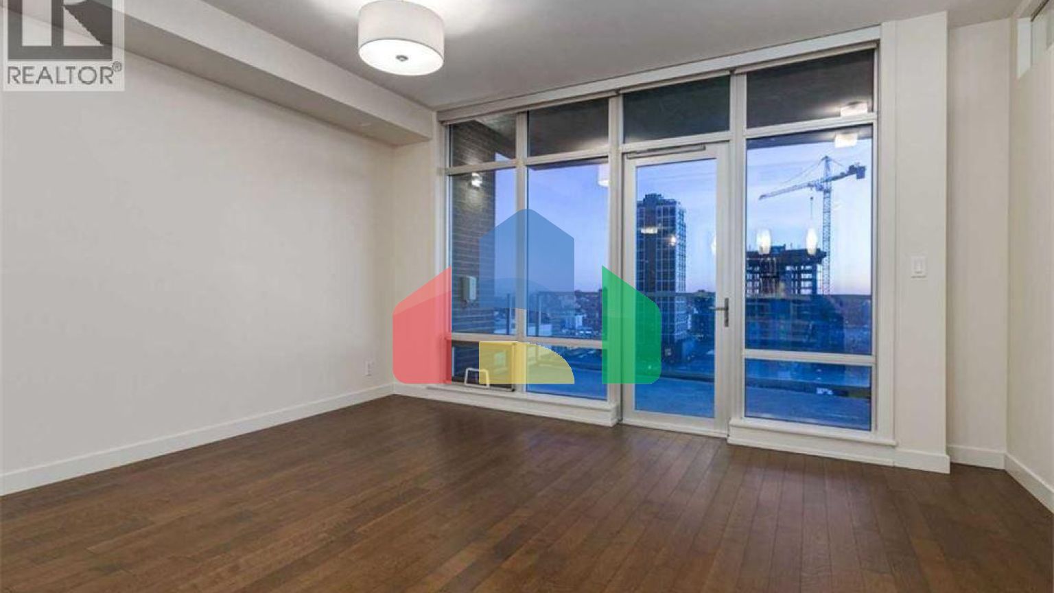 Residential - Single Family Home - Calgary, Canada - Canada