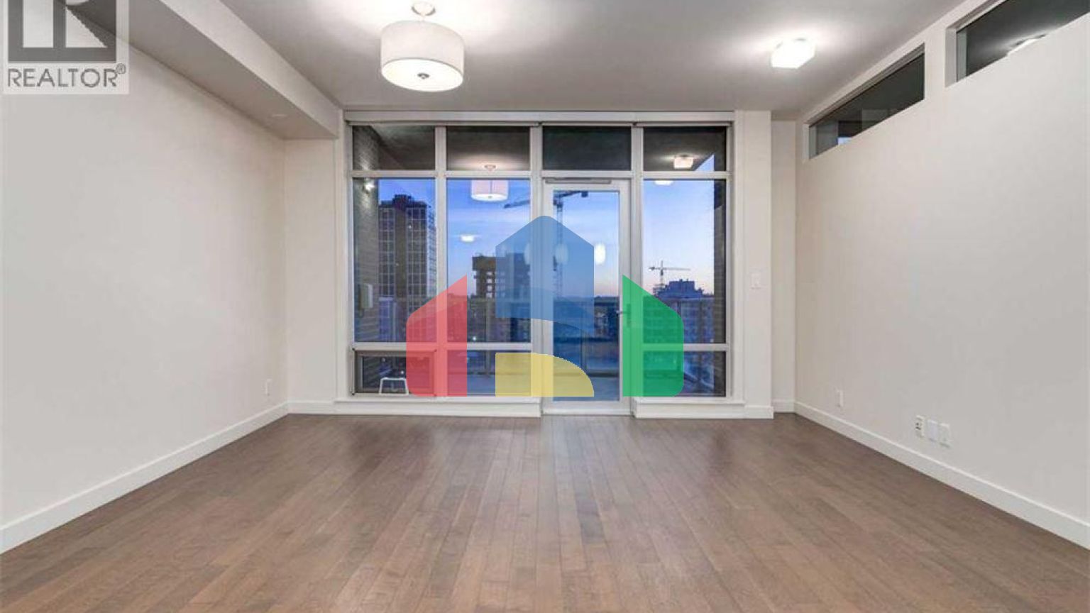 Residential - Single Family Home - Calgary, Canada - Canada