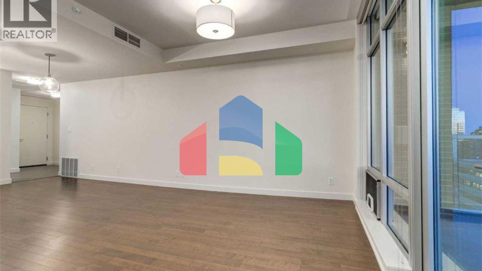 Residential - Single Family Home - Calgary, Canada - Canada