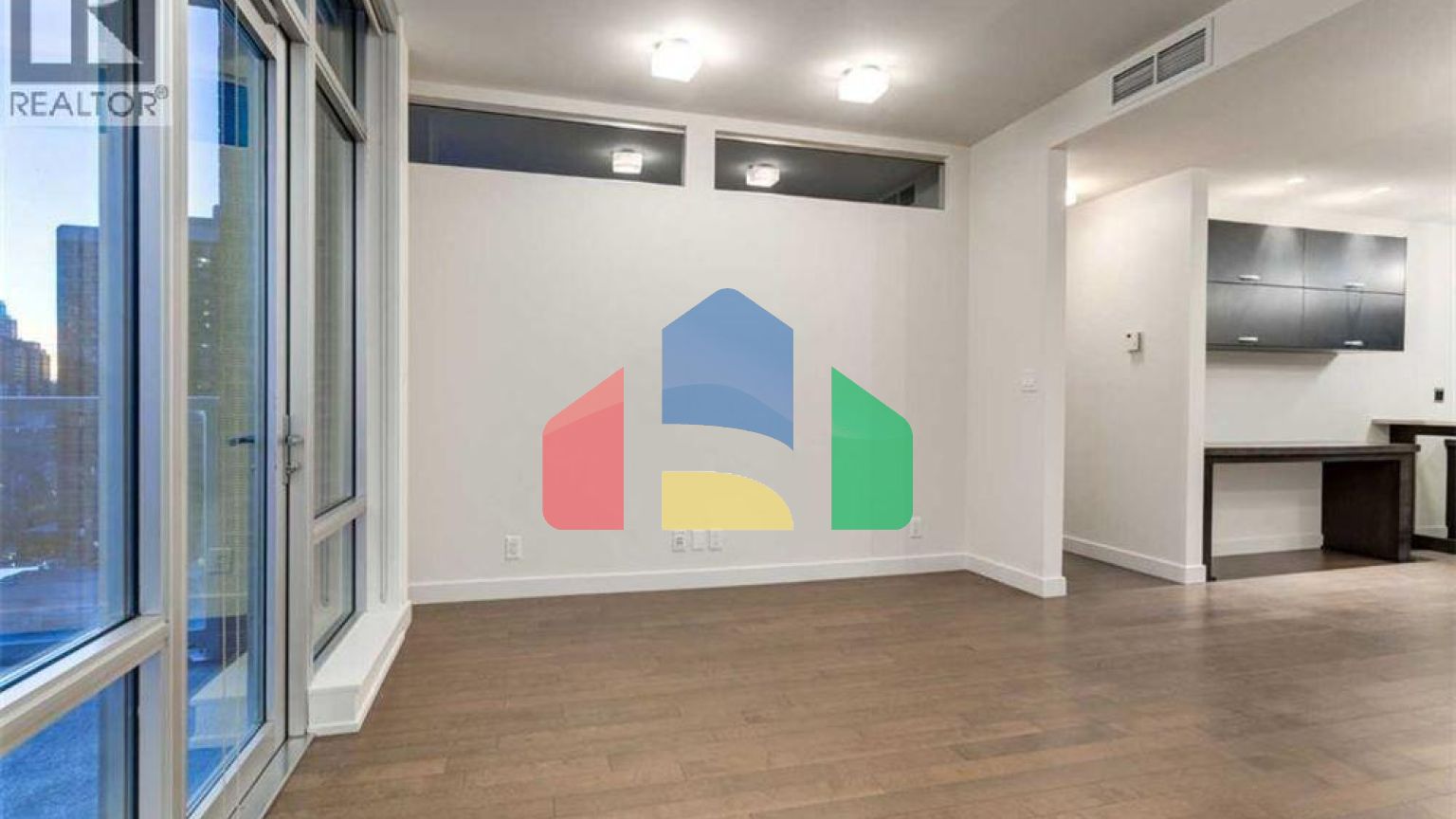 Residential - Single Family Home - Calgary, Canada - Canada