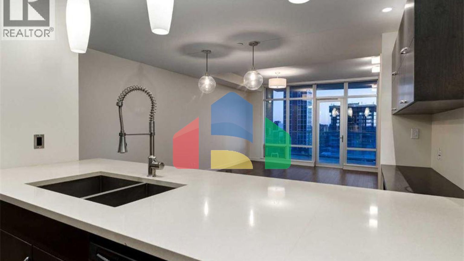 Residential - Single Family Home - Calgary, Canada - Canada