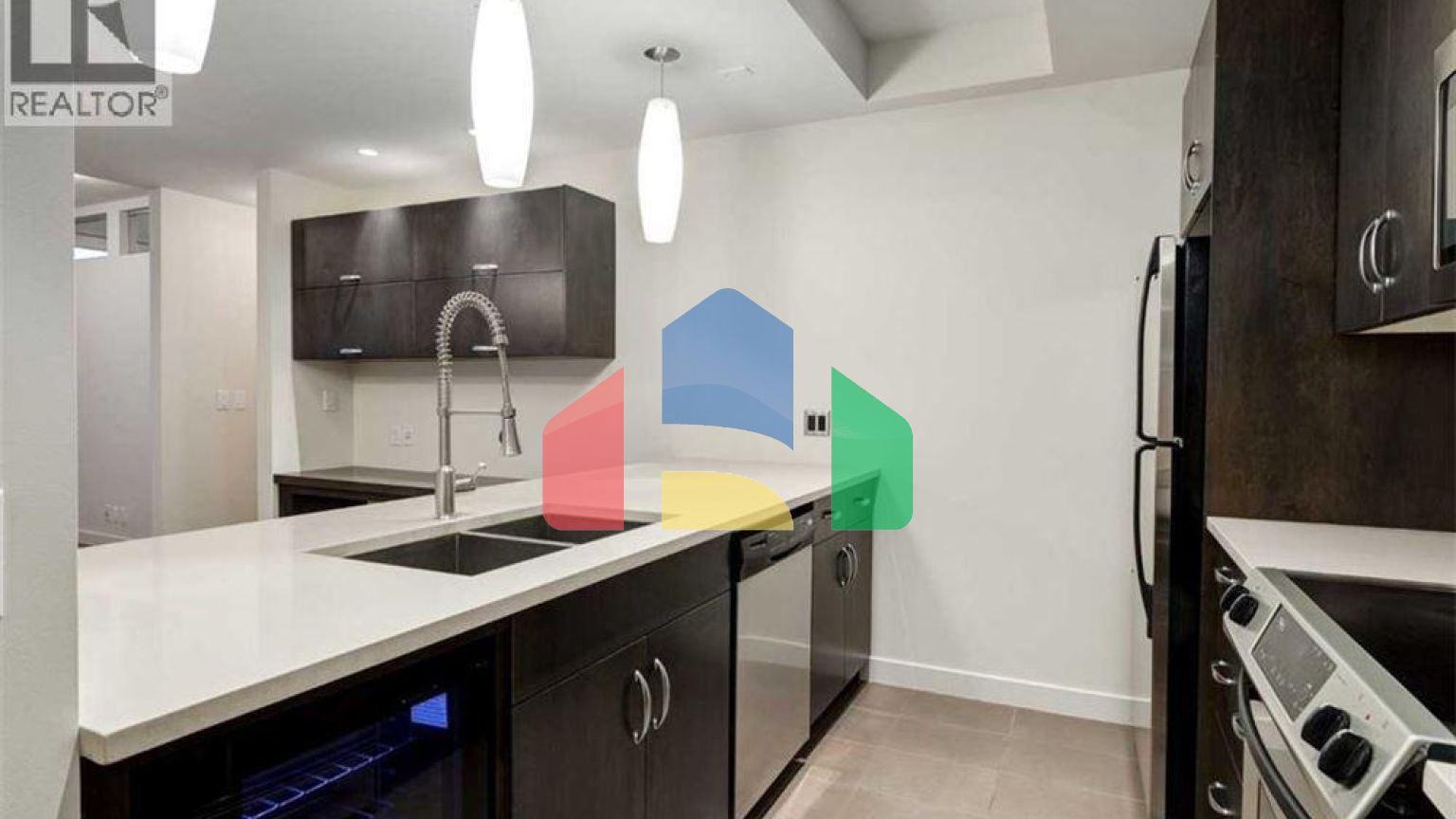 Residential - Single Family Home - Calgary, Canada - Canada