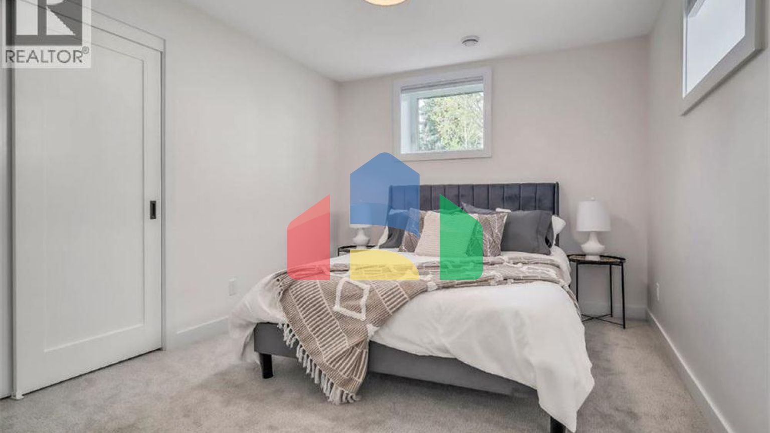 Residential - Single Family Home - Calgary, Canada - Canada