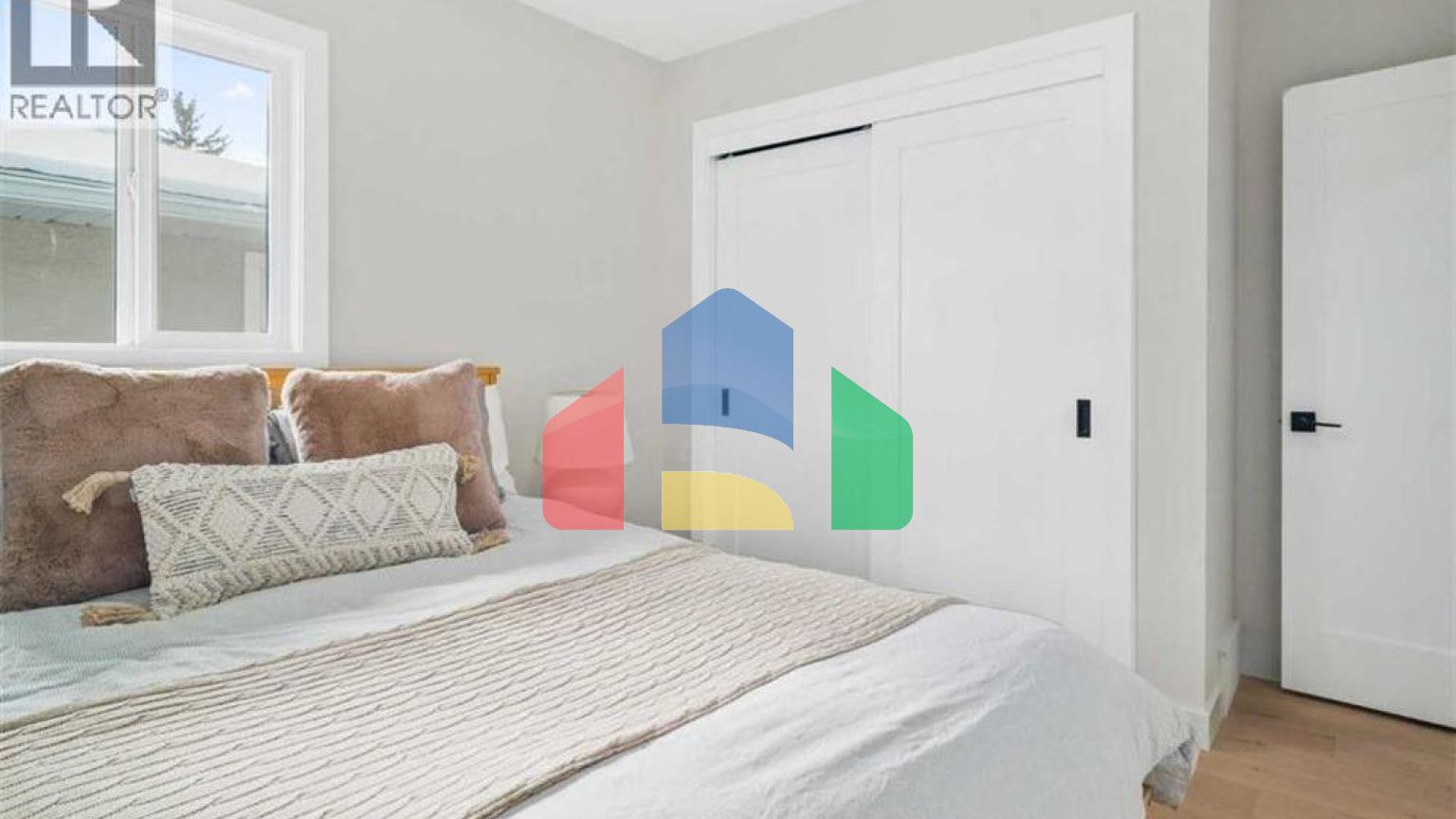 Residential - Single Family Home - Calgary, Canada - Canada