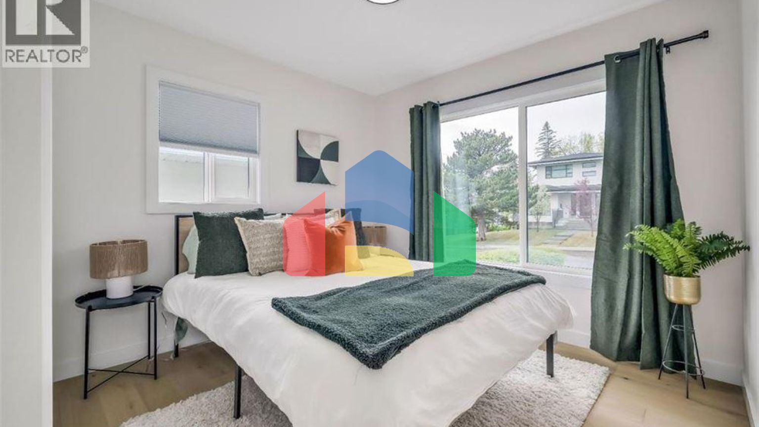 Residential - Single Family Home - Calgary, Canada - Canada