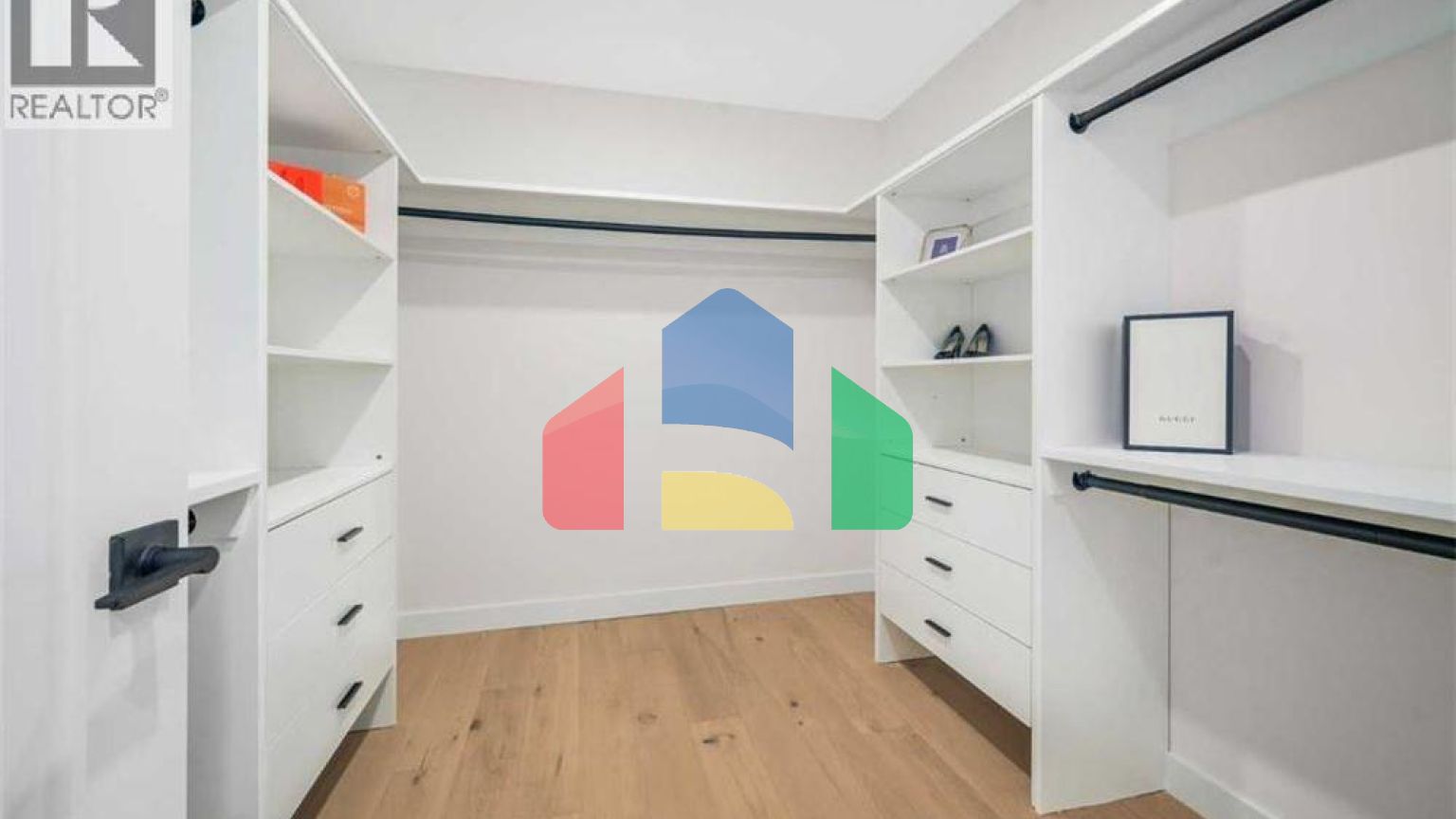 Residential - Single Family Home - Calgary, Canada - Canada