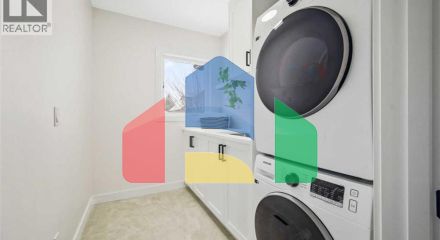 Residential - Single Family Home - Calgary, Canada - Canada