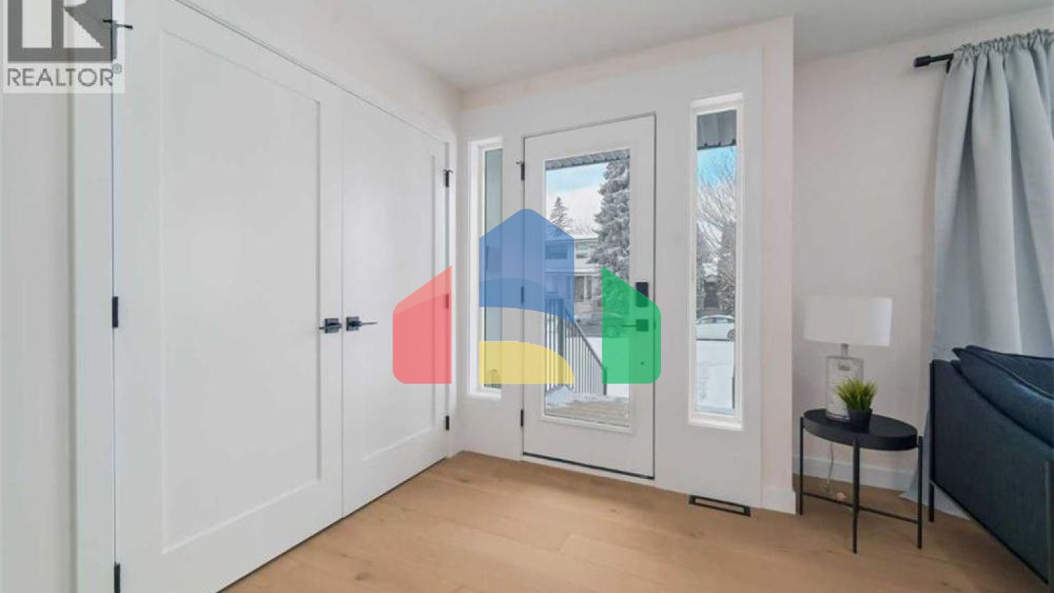 Residential - Single Family Home - Calgary, Canada - Canada