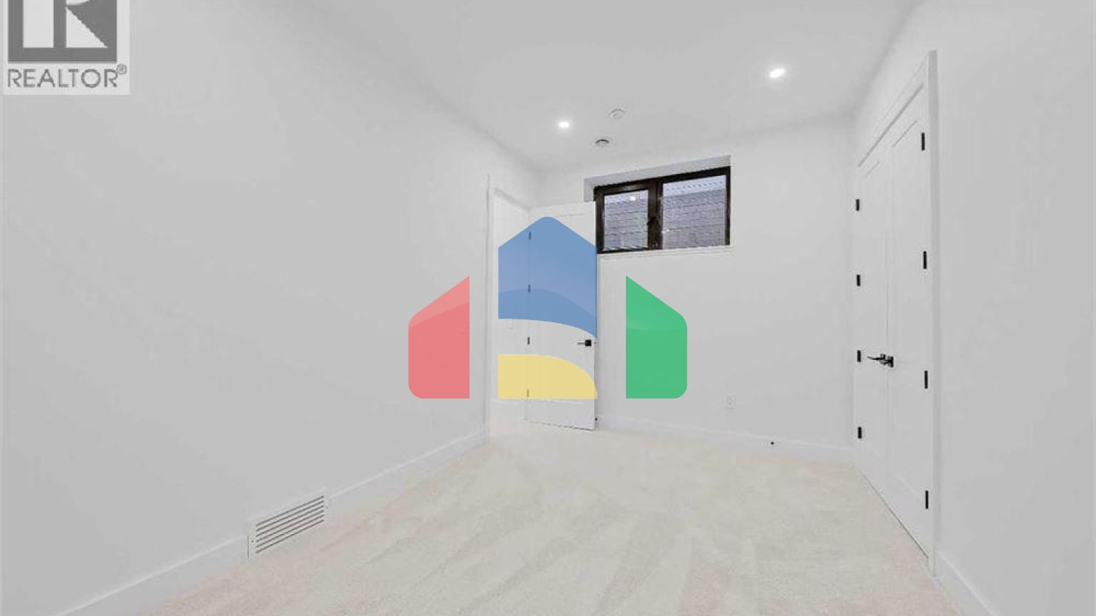 Residential - Single Family Home - Calgary, Canada - Canada