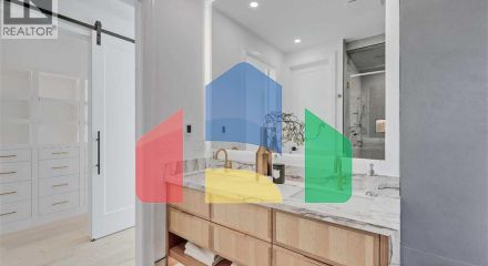 Residential - Single Family Home - Calgary, Canada - Canada