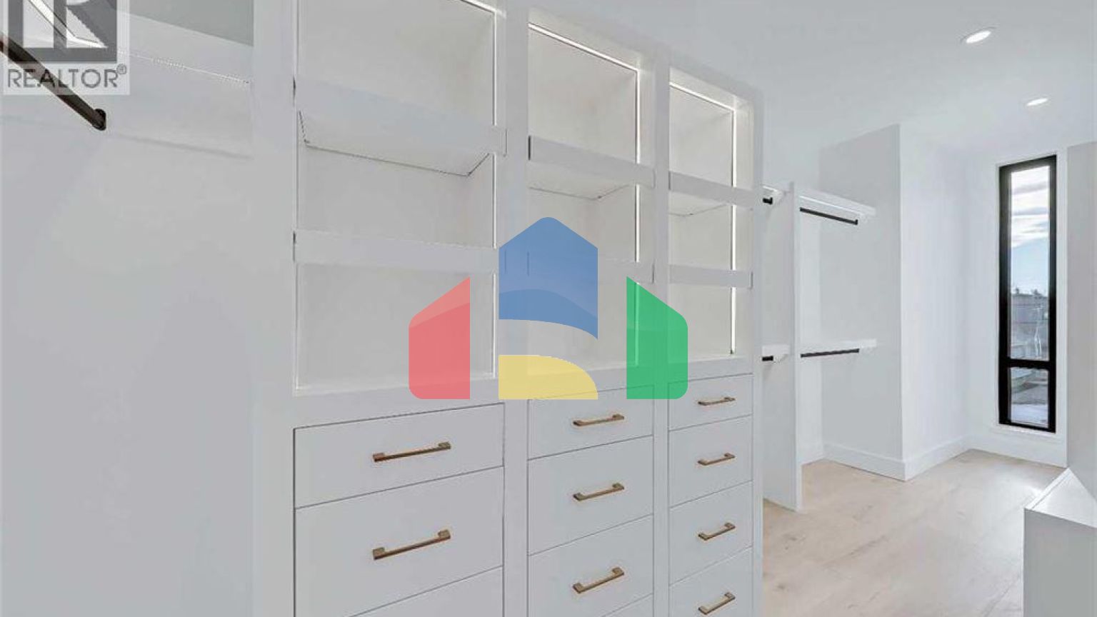 Residential - Single Family Home - Calgary, Canada - Canada