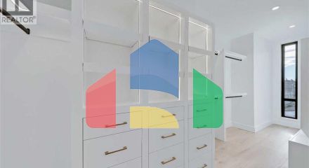 Residential - Single Family Home - Calgary, Canada - Canada