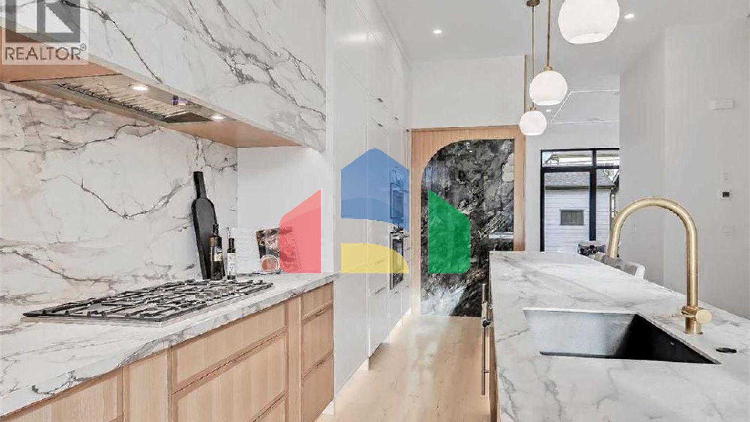 Residential - Single Family Home - Calgary, Canada - Canada