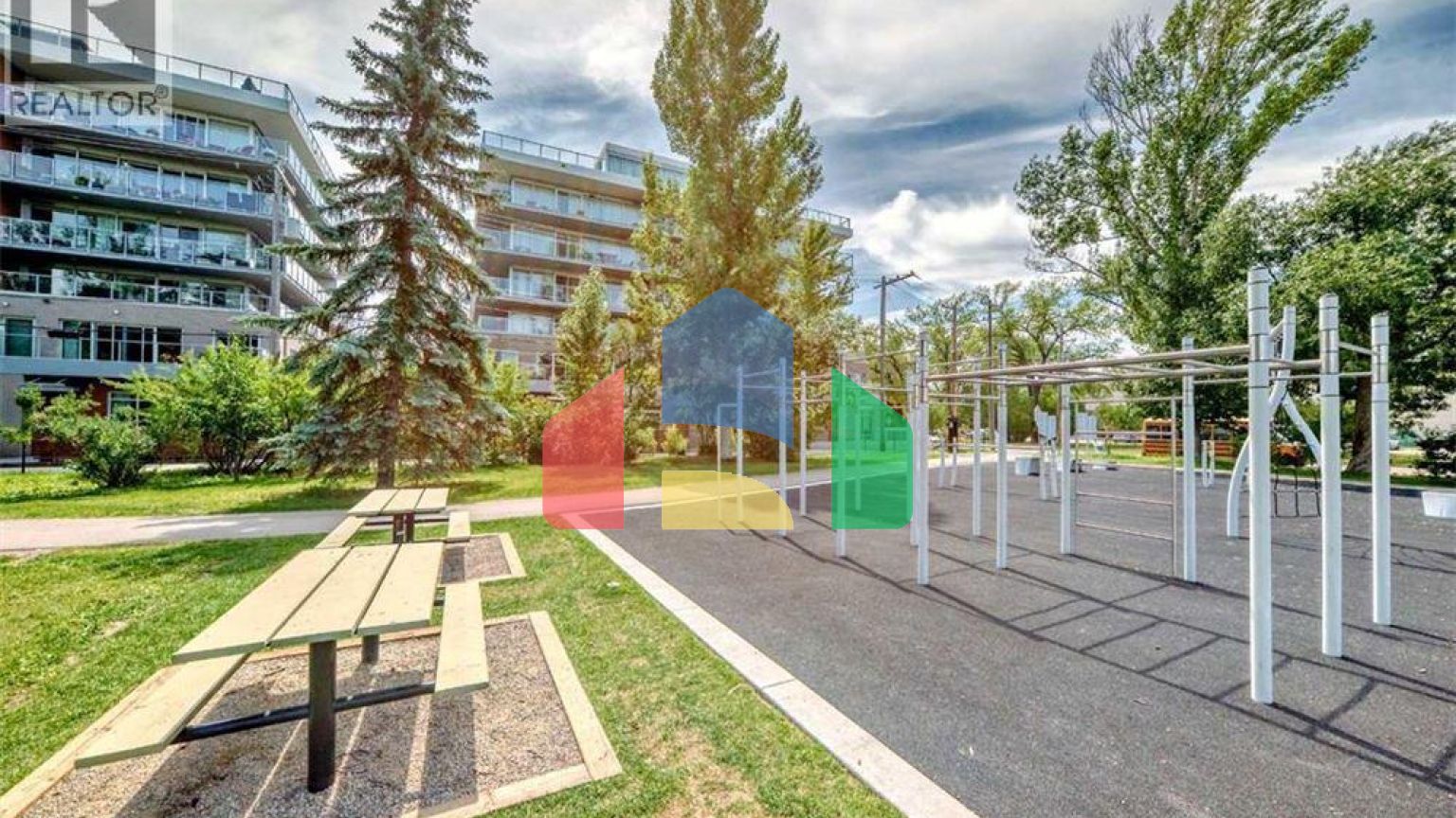 Residential - Townhouse - Calgary, Canada - Canada