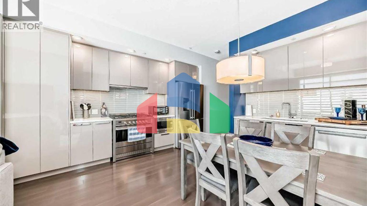 Residential - Townhouse - Calgary, Canada - Canada