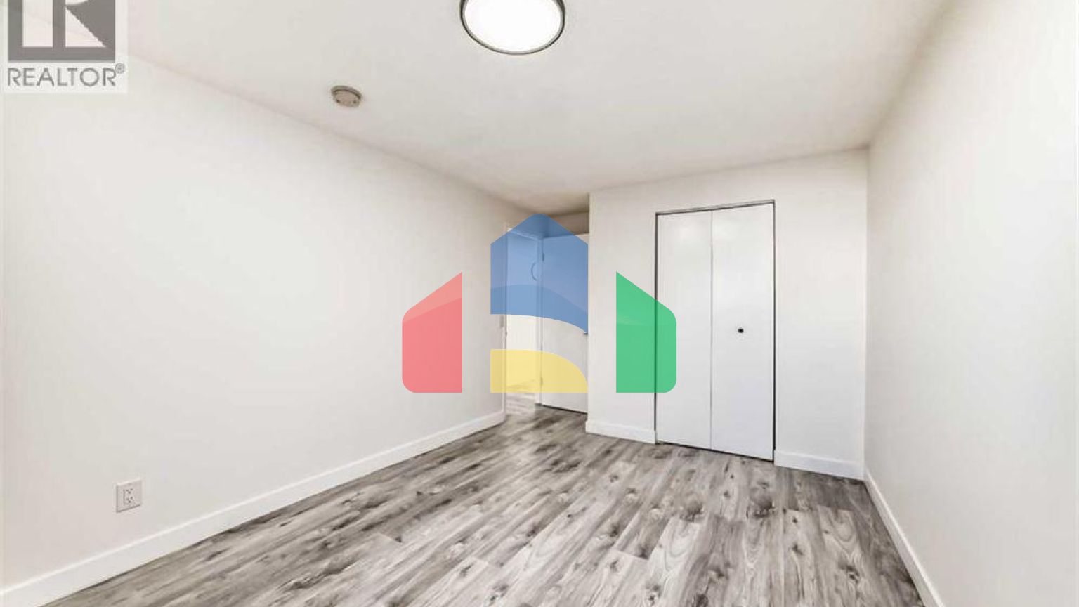 Residential - Single Family Home - Calgary, Canada - Canada