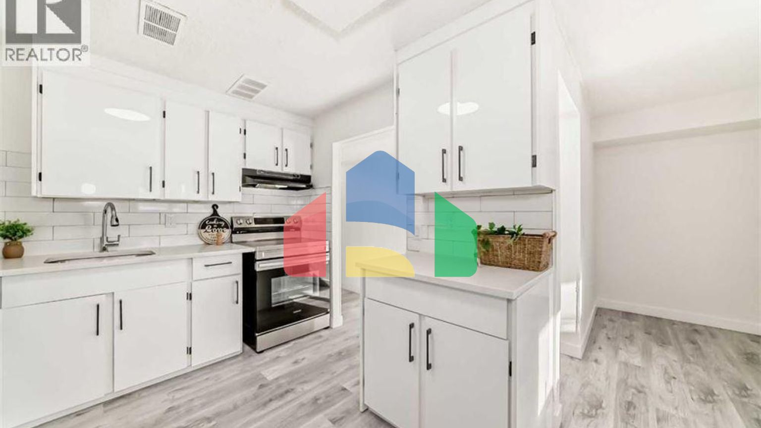 Residential - Single Family Home - Calgary, Canada - Canada