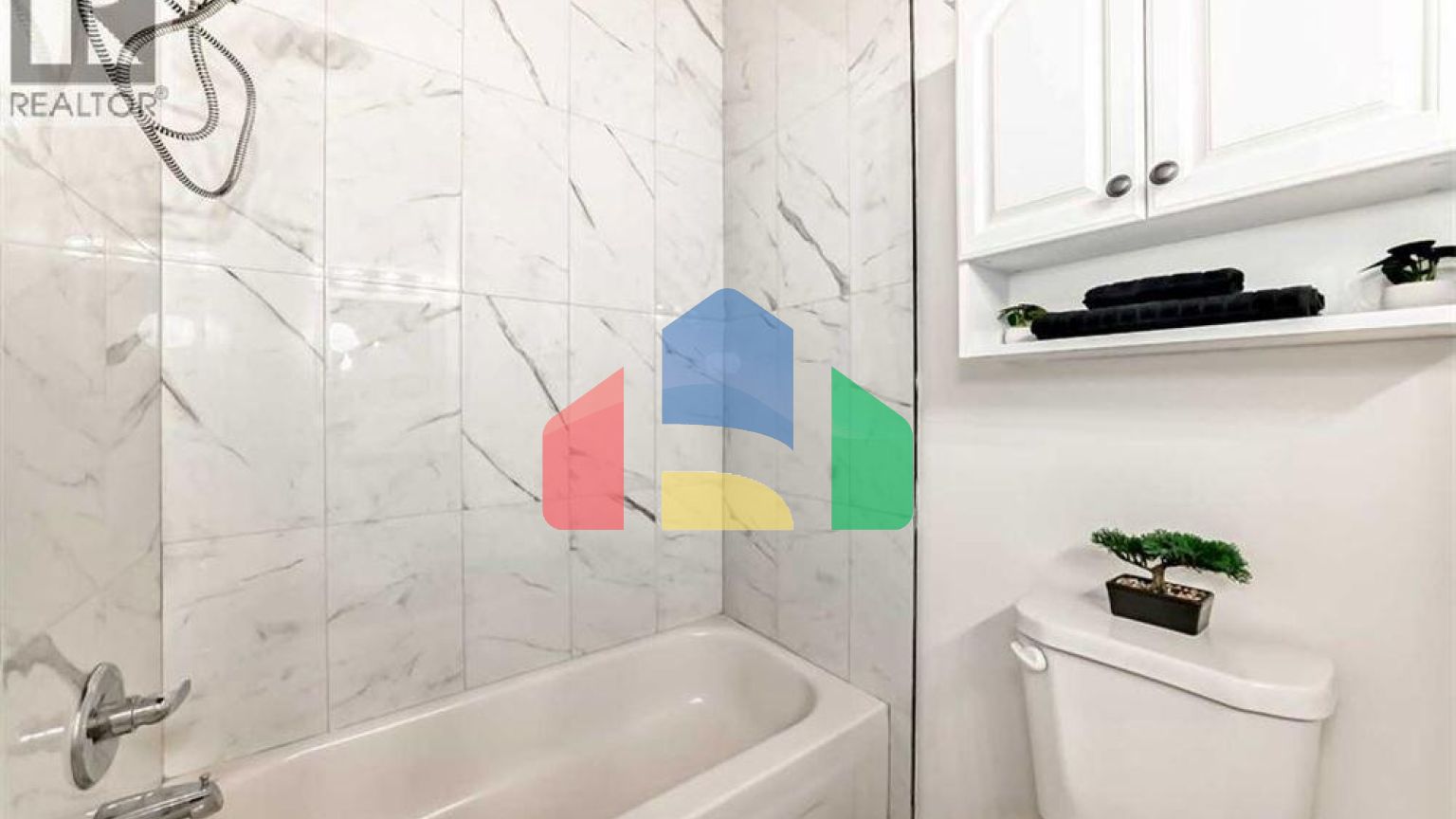 Residential - Single Family Home - Calgary, Canada - Canada