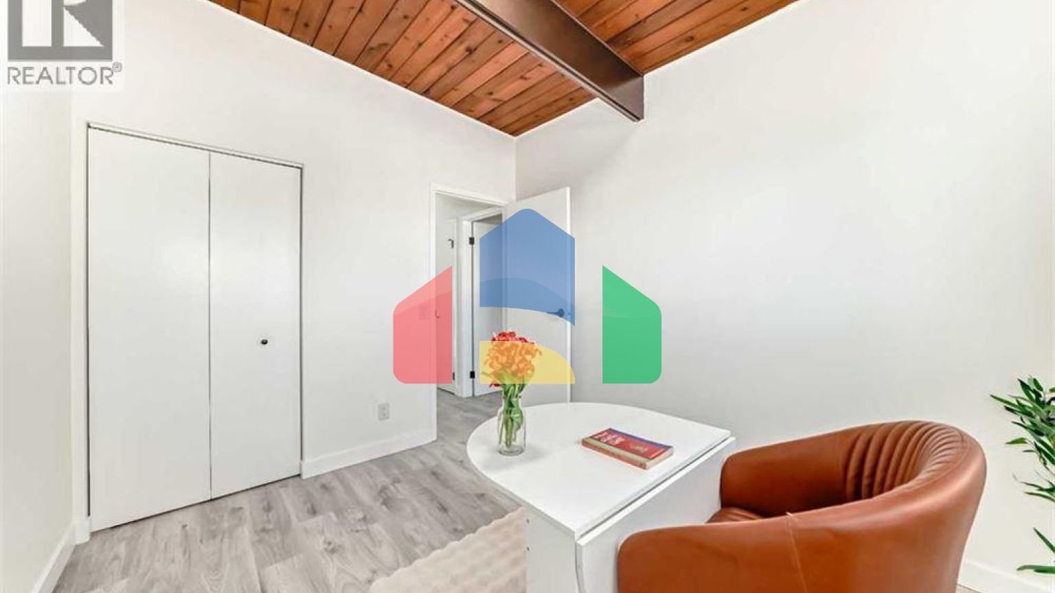 Residential - Single Family Home - Calgary, Canada - Canada