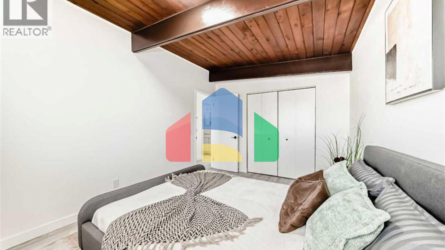 Residential - Single Family Home - Calgary, Canada - Canada