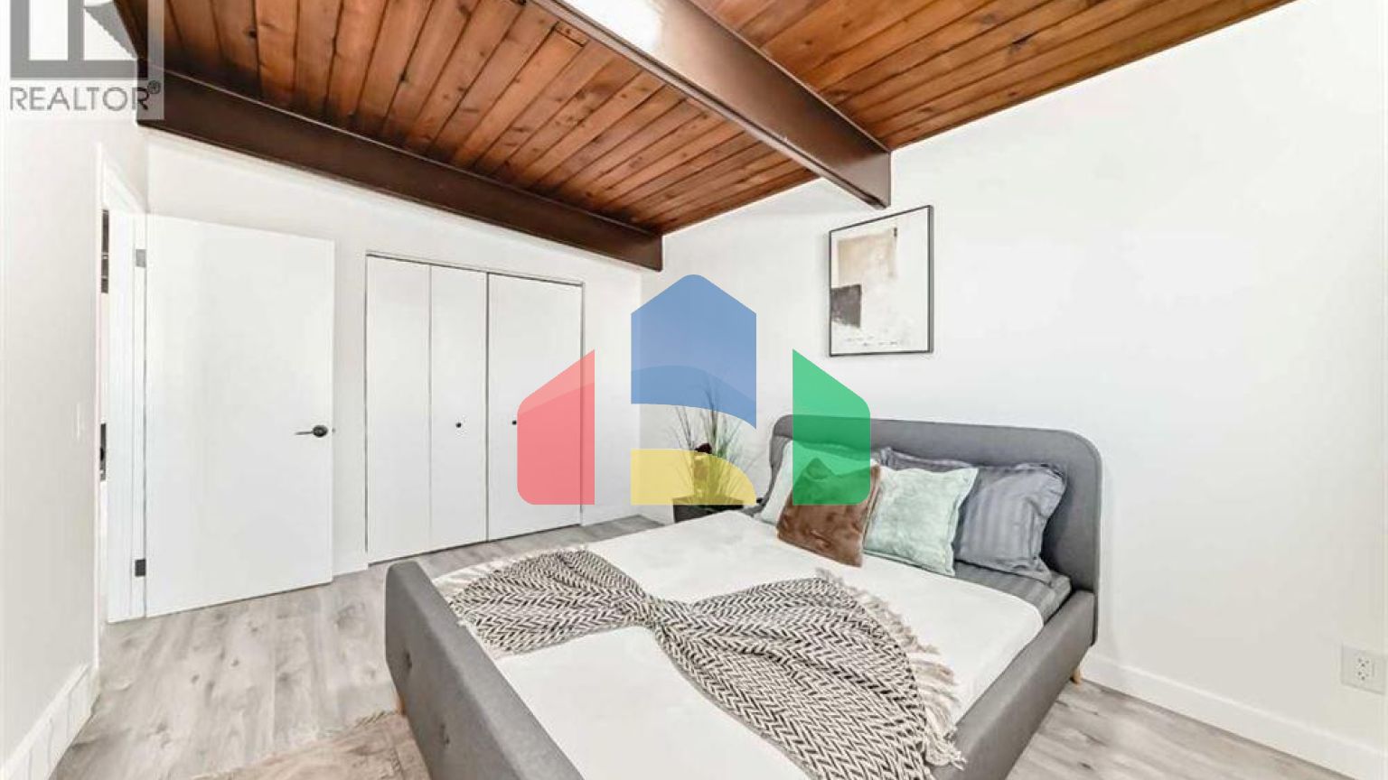 Residential - Single Family Home - Calgary, Canada - Canada