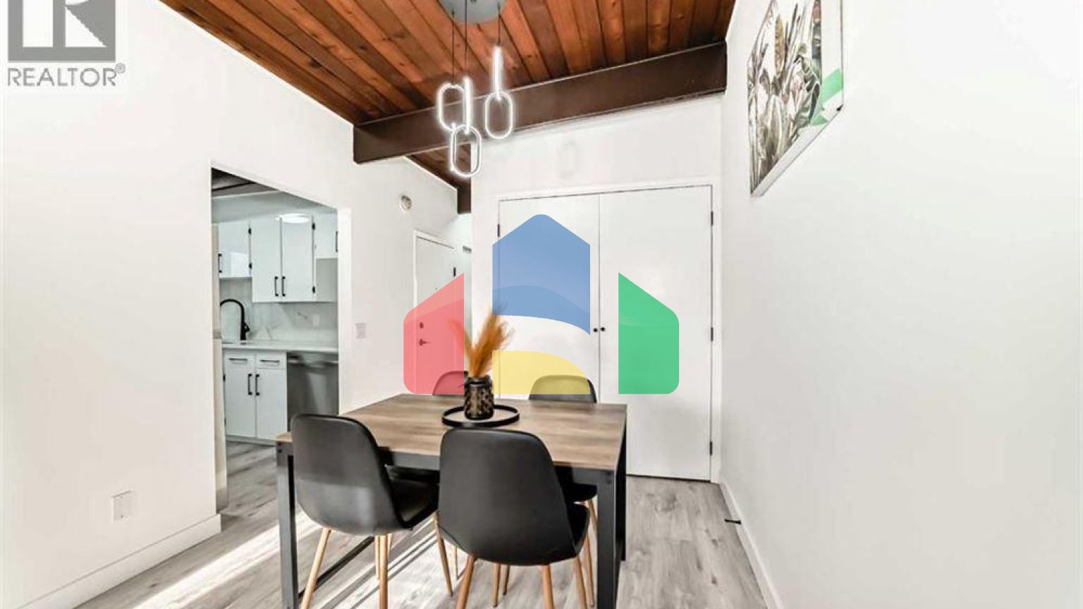 Residential - Single Family Home - Calgary, Canada - Canada