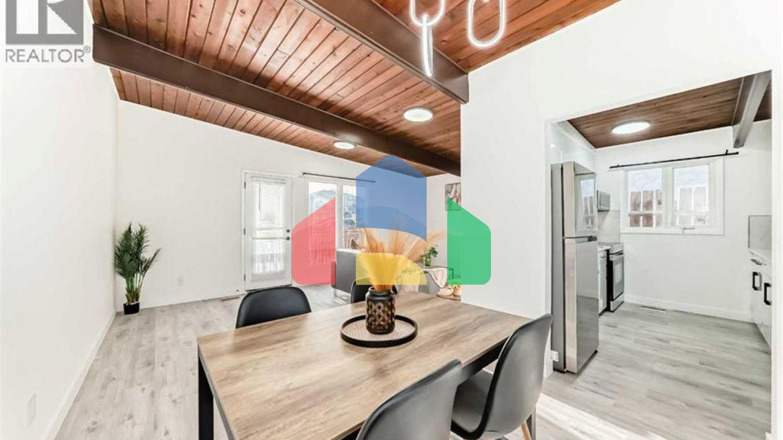 Residential - Single Family Home - Calgary, Canada - Canada