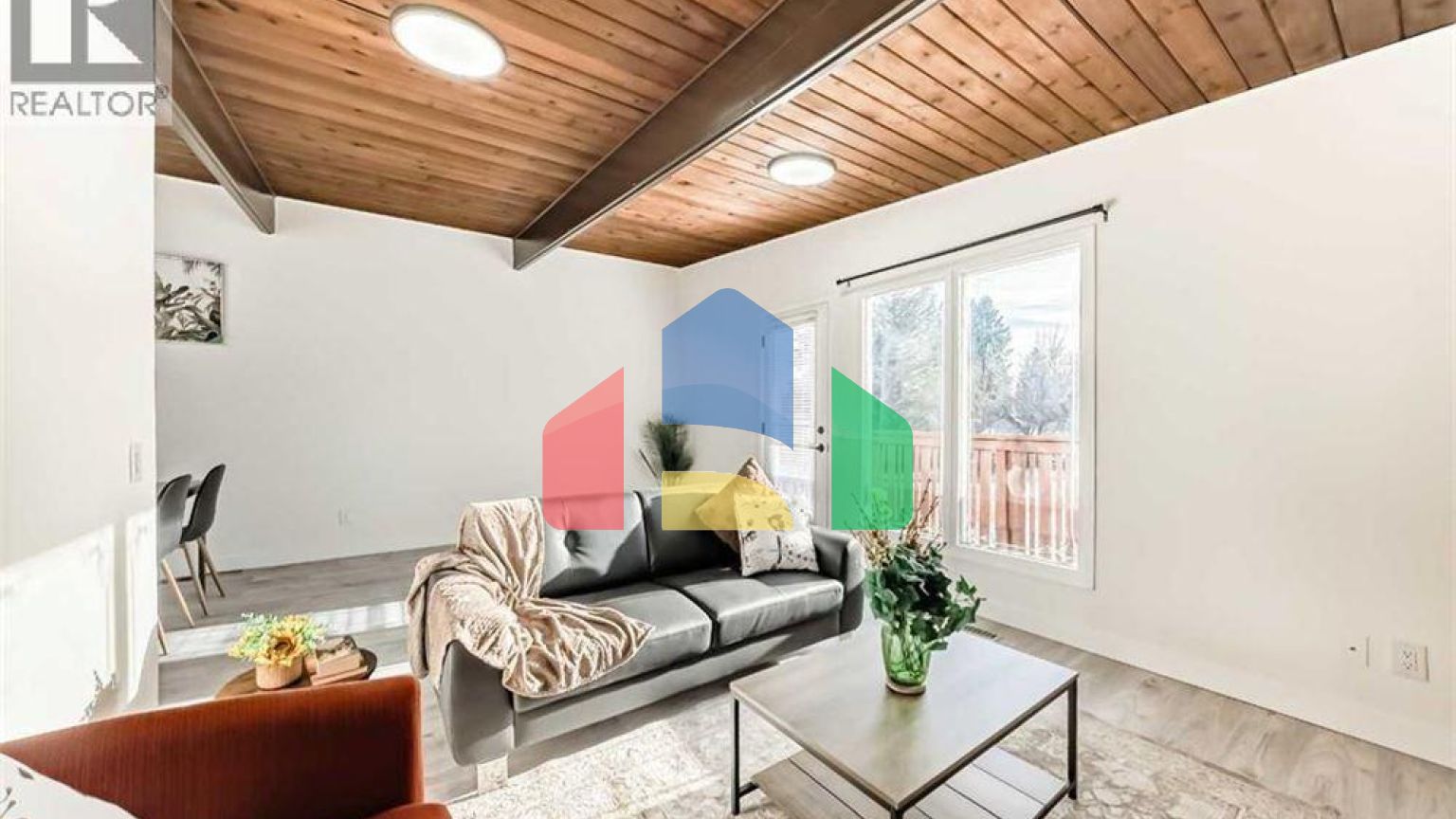 Residential - Single Family Home - Calgary, Canada - Canada