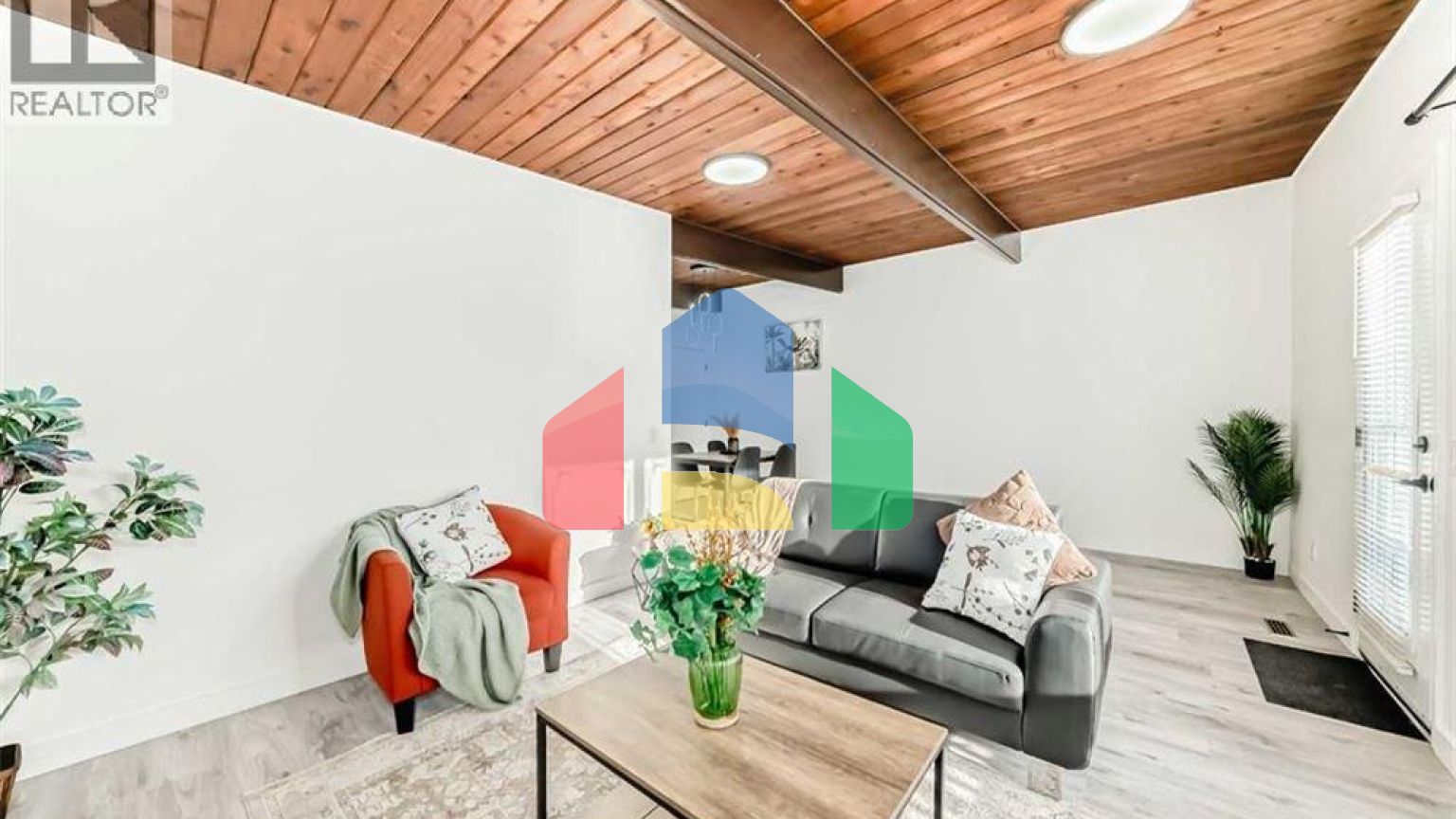 Residential - Single Family Home - Calgary, Canada - Canada