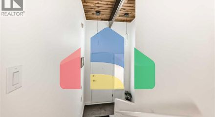 Residential - Single Family Home - Calgary, Canada - Canada