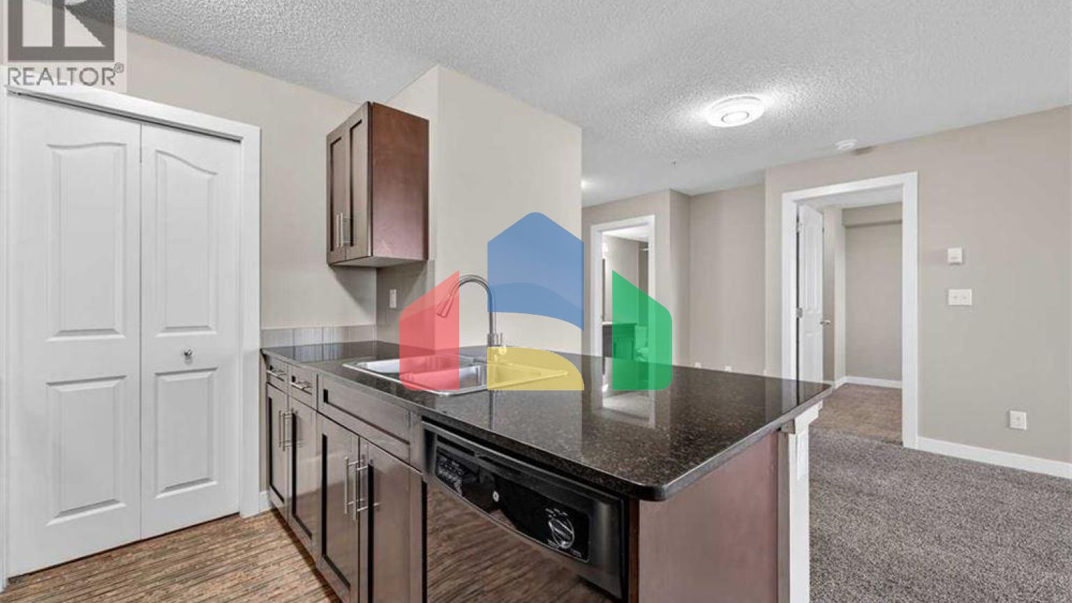 Residential - Condo/Apartment - Calgary, Canada - Canada