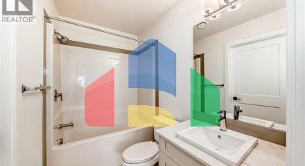 Residential - Single Family Home - Calgary, Canada - Canada