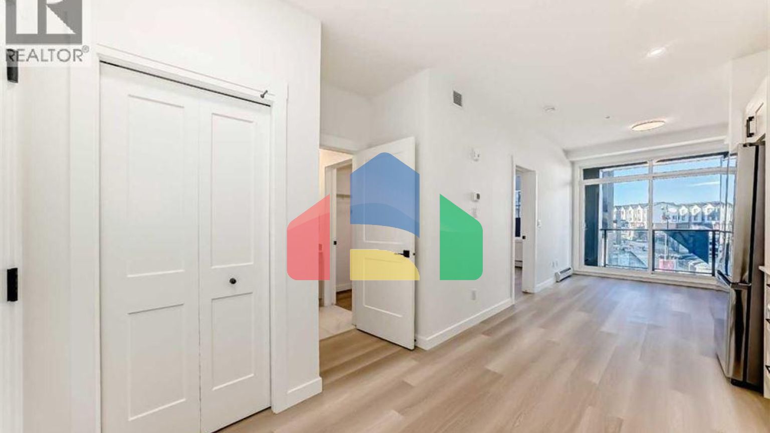 Residential - Single Family Home - Calgary, Canada - Canada