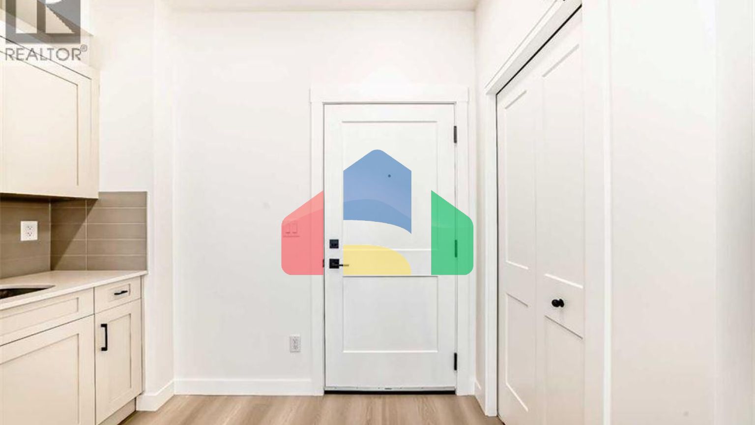 Residential - Single Family Home - Calgary, Canada - Canada