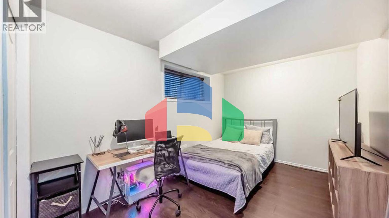 Residential - Single Family Home - Calgary, Canada - Canada