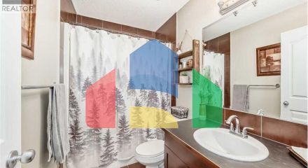 Residential - Single Family Home - Calgary, Canada - Canada