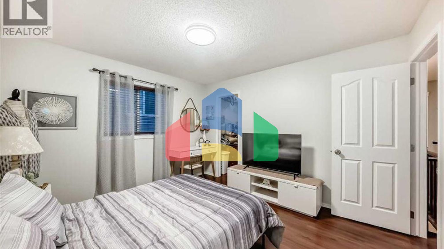 Residential - Single Family Home - Calgary, Canada - Canada