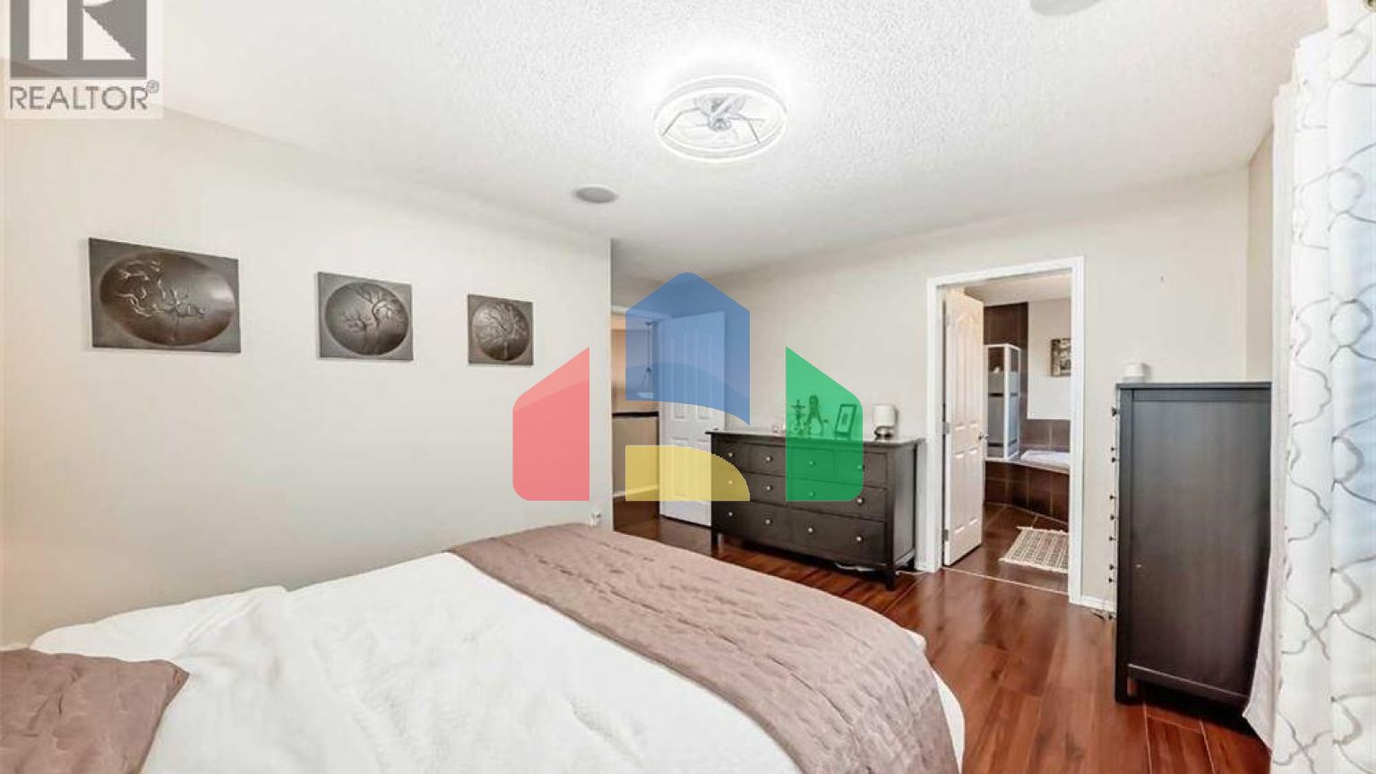 Residential - Single Family Home - Calgary, Canada - Canada